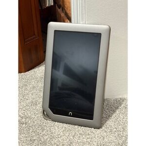 Barnes & Noble Nook Color 7 inch Wi-Fi 8GB eReader Tablet BNRV200 Grey Silver